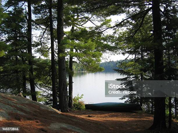 Kuchenka Na Wilderness Lake - zdjęcia stockowe i więcej obrazów Bez ludzi - Bez ludzi, Biwakować, Czynność