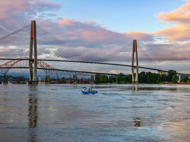istock The Charming Bridge on the Fraser River at Sunset 1402749374