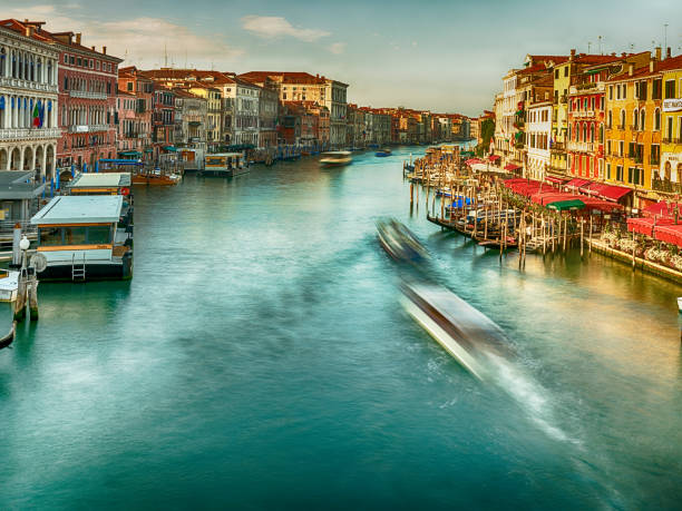 istock Traffic On The Grand Canal 1402750515