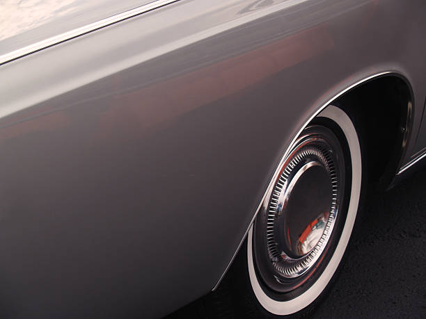 istock Lincoln Continental 1968 Fender Side-view and Copy Space 140276934