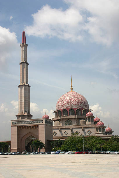 istock Masjid Putrajaya 2 140276983