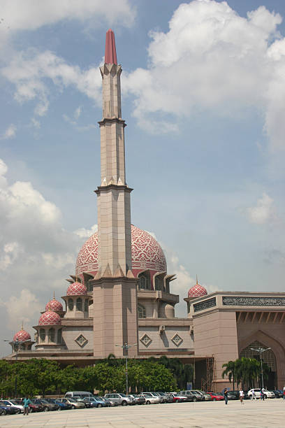istock Masjid Putrajaya 3 140276988