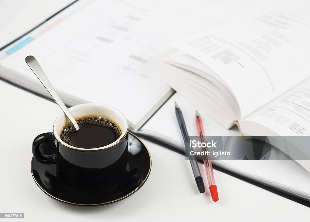 Tasse Kaffee und eine Technische Zeichnung - Lizenzfrei Bericht Stock-Foto