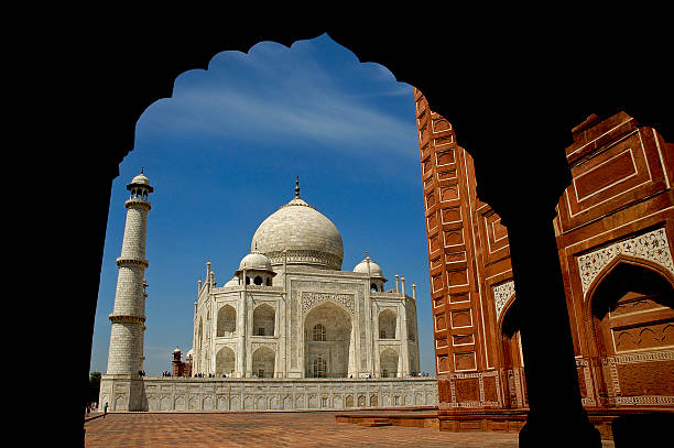 istock TAJ MAHAL ,AGRA , INDIA 140277720
