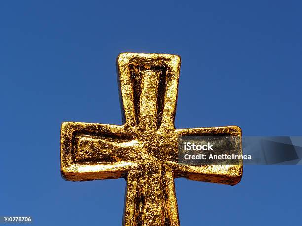 Golden Cross Stockfoto und mehr Bilder von Blau - Blau, Christentum, Einzelner Gegenstand