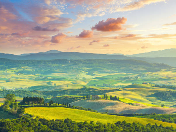 istock Sunset in Tuscany, Italy 1402797775