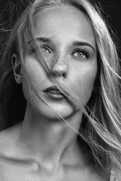 istock luxury blond girl 1402831836