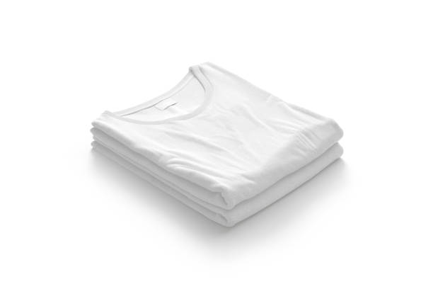 pusty biały składany kwadratowy stos makiet koszulki, widok z boku - label clothing shirt blank zdjęcia i obrazy z banku zdjęć
