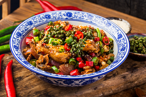 Stir-fried bullfrog with green and red peppers