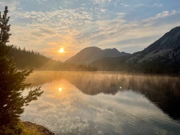 istock Sunrise over the Mountain Spine 1402856262