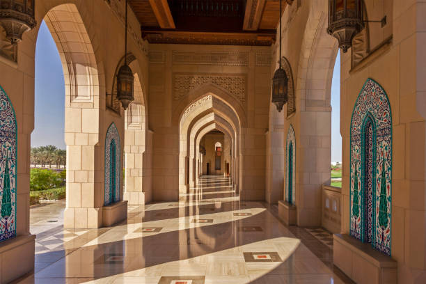 muscat, oman. sultan qaboos grand mosque - famous place architecture indoors decoration imagens e fotografias de stock