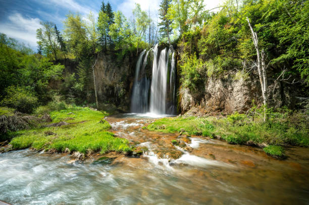 istock Little Spearfish Falls Trail 1402898082