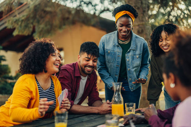 istock Family gathering in the courtyard 1402918381