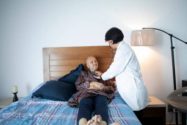 istock medical visit at home 1402939912