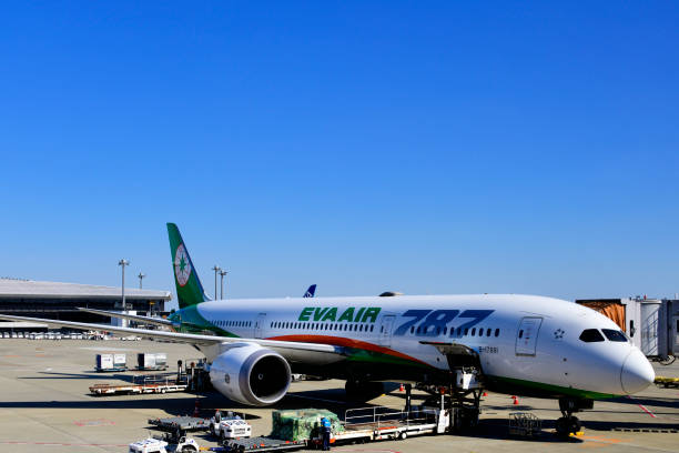 eva air, boeing 787-9 dreamliner, tokyo narita international airport, chiba prefecture, japan - boeing 787 air vehicle airplane imagens e fotografias de stock