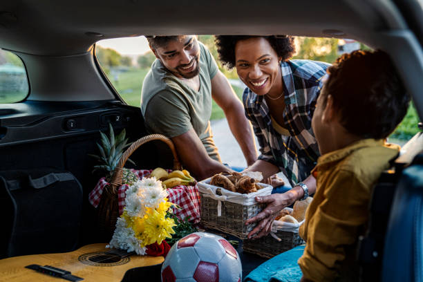 istock Weekend is a great day for a picnic 1402944703