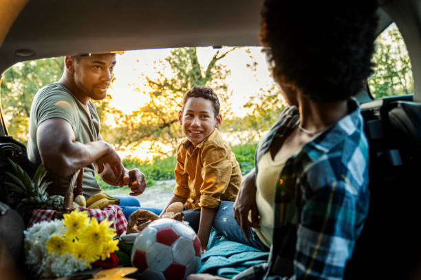 istock Weekend is a great day for a picnic 1402944912