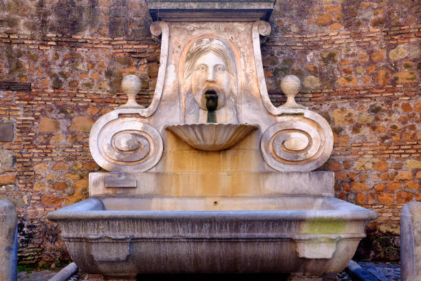 istock Fontana del Mascherone 1403042721
