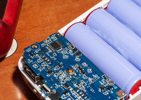 Electronic circuit board and blue battery pack