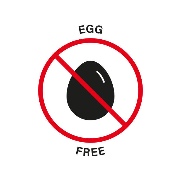 egg chicken range free silhouette czarna ikona. odżywianie jajka czerwony znak stop. produkt alergiczny na jajka zabroniony dla symbolu wegańskiego. gwarantowane logo bezpiecznej żywności dietetycznej. bez jajek. izolowana ilustracja wektorowa - healthcare and medicine backgrounds eggs animal egg stock illustrations