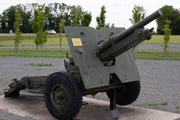istock The old British WW2 25 Pounder Gun 1403066490