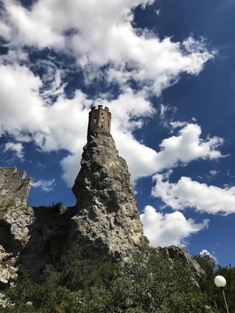 ruiny zamku - slovakia ancient past architecture zdjęcia i obrazy z banku zdjęć