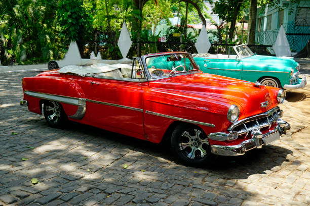 istock cuba vintage cars 1403096399