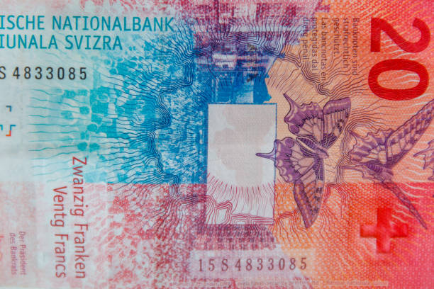 scatto macro della banconota da cinquanta franchi svizzeri - swiss currency switzerland currency paper currency foto e immagini stock