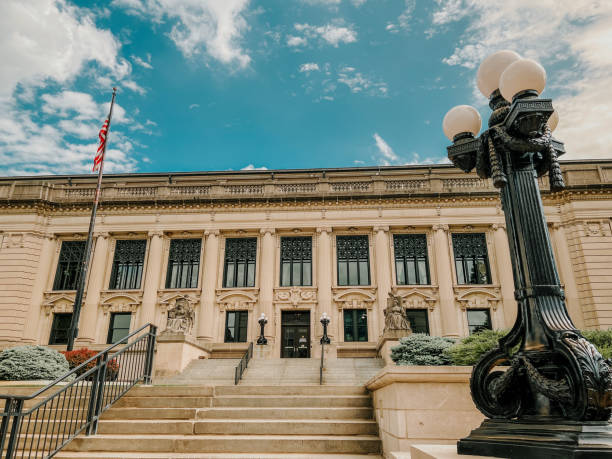 istock Front View of the Illinois Supreme Courthouse 1403121913