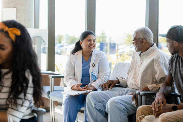 istock Nurse smiles at the elderly patient 1403133194