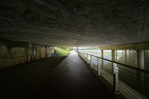 Under the dark Bridge