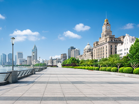 Exotic building clusters in the Bund of Shanghai and the huangpu river
