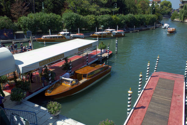 venedig, italien: veranstaltungsort der internationalen filmfestspiele von venedig - lido stock-fotos und bilder