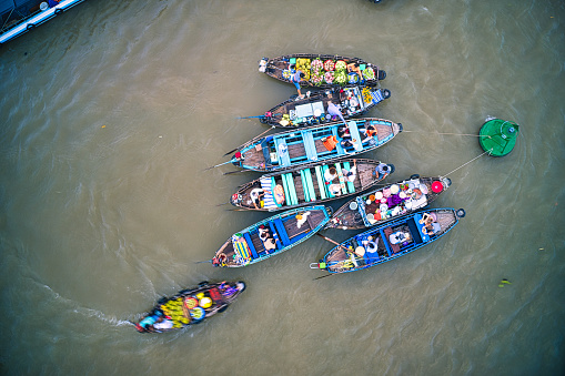 Cai Rang floating market is a typical type of market of the Mekong Delta. Cai Rang Can Tho Floating Market is located on the Can Tho River - a tributary of the Mekong River. In 2016, Can Tho Cai Rang Floating Market was recognized as a national intangible cultural heritage.