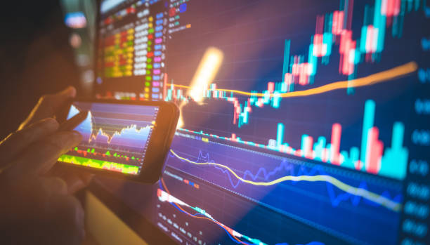 istock Businessman prepare for Uncertainly recession inflation Commodity items such as corn, wheat, precious metals, stacked going to bear market 1403390938