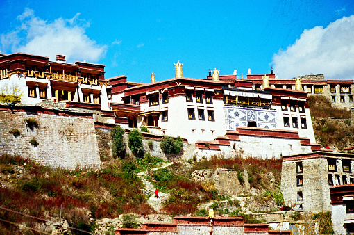 Six hundred years ago, Tsongkhapa founded the Gelug Sect here, so Gandan Monastery became the ancestor Monastery of the Gelug Sect, which had a very brilliant position in the religious history of the local political history of Tibet. Chrome photo in  October 2005,Tibet