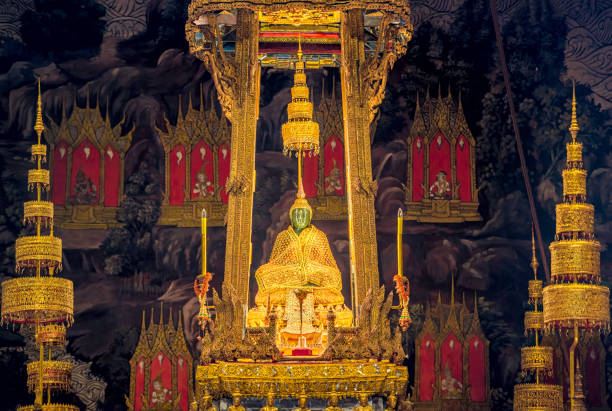 buda esmeralda - thailand temple nobody photography fotografías e imágenes de stock