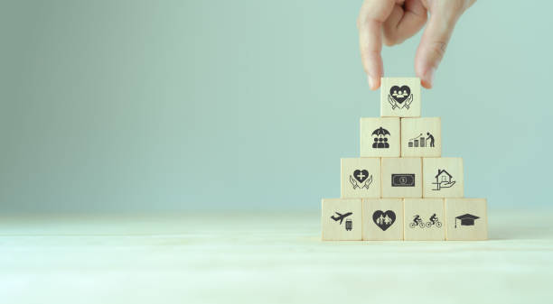 Employee benifits concept. Indirect and non-cash compensation paid to employees offered to attract and retain employees. Fringe benefits for employee engagement. Insurance, paid vacation, office perks concepto de beneficios para empleados. compensación indirecta y no monetaria pagada a los empleados ofrecidos para atraer y retener a los empleados. beneficios complementarios para el compromiso de los empleados. seguro, vacaciones pagadas, beneficios de
