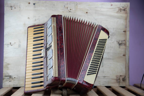 istock old red accordion 1403502506