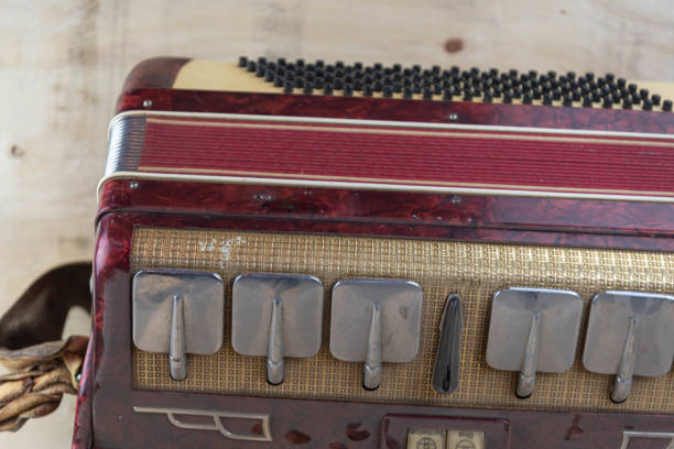 istock old red accordion 1403502553