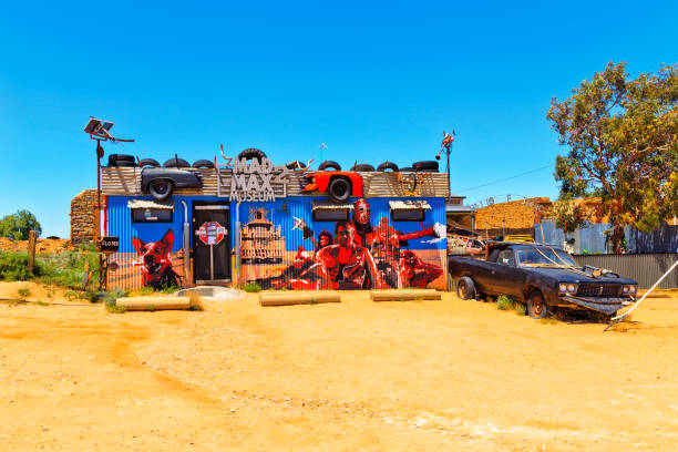 strona silverton mad max 2 - town australia desert remote zdjęcia i obrazy z banku zdjęć