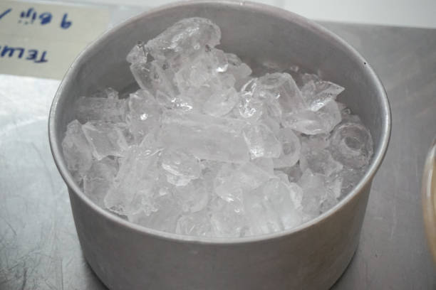 istock A bucket of ice cubes 1403624959