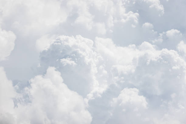 空に白い雲の多層。白い雲のテクスチャ。 - cloud cloudscape above pattern ストックフォトと画像