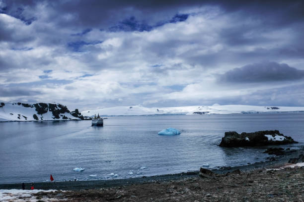istock Antartic seascape and landscape 1403715184