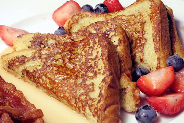 tostada francesa - french toast breakfast food fruit fotografías e imágenes de stock