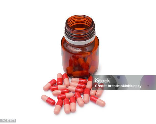 Красный Антибиотиков Таблетки — стоковые фотографии и другие картинки Антибиотик - Антибиотик, Ацетилсалициловая кислота, Белый