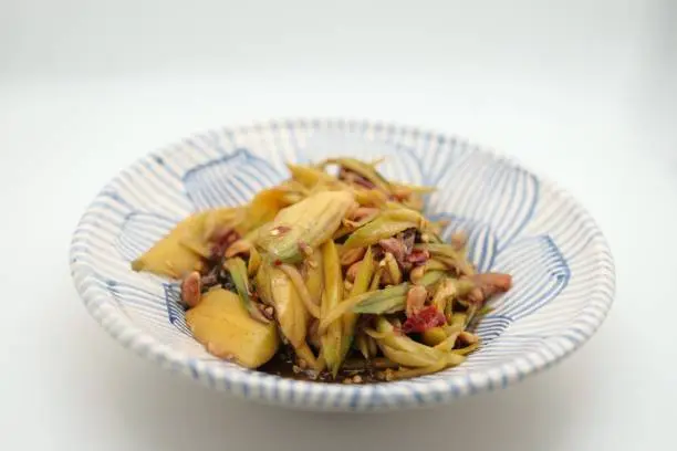 Photo of (Tum Ma Muang) Spicy mango salad with crab ,THAI food