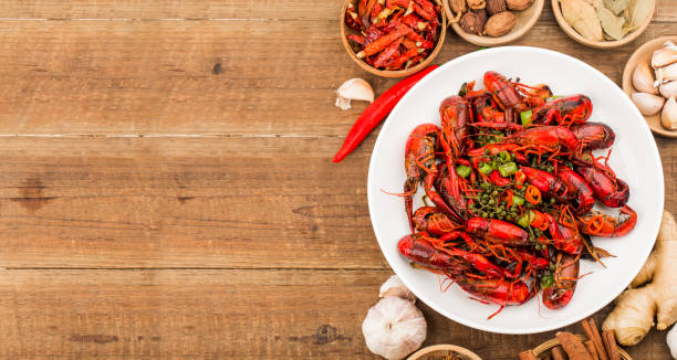 pikantne raki raki żywności chińskich skorupiaków żywności czerwone raki - crayfish zdjęcia i obrazy z banku zdjęć