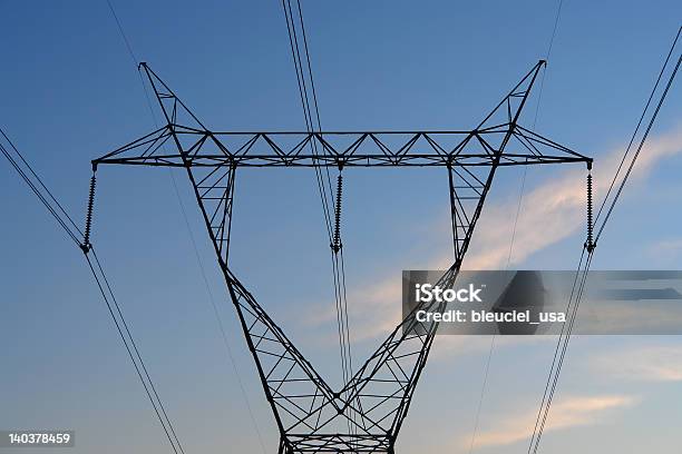 Líneas De Potencia Foto de stock y más banco de imágenes de Cable - Cable, Cable de conducción eléctrica, Contraluz