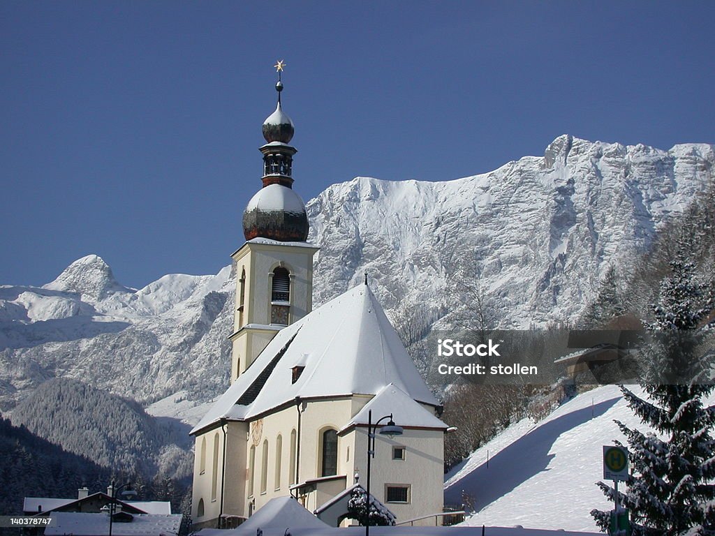 Chiesa a ramsau-Germania - Foto stock royalty-free di Albero
